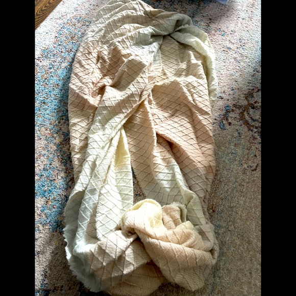 Cynthia Rowley Scarf ⭐️ - Picture 1 of 3